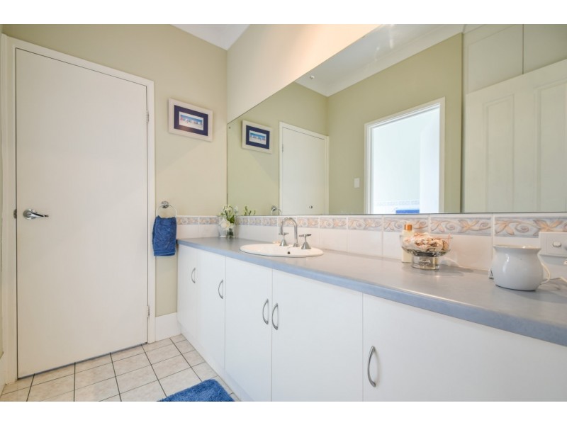 28 Pinnacle Crescent, Flagstaff Hill SA 5159
