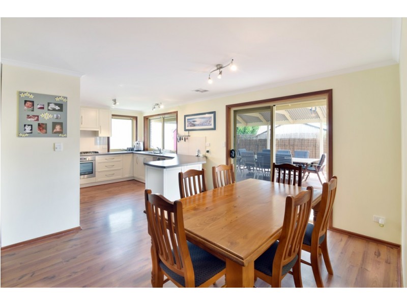 10 Meadfoot Close, Moana SA 5169