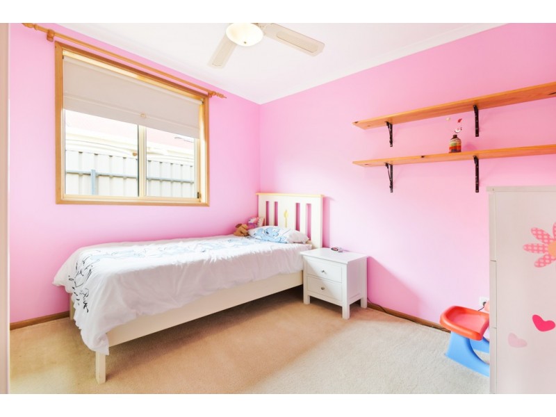 10 Meadfoot Close, Moana SA 5169