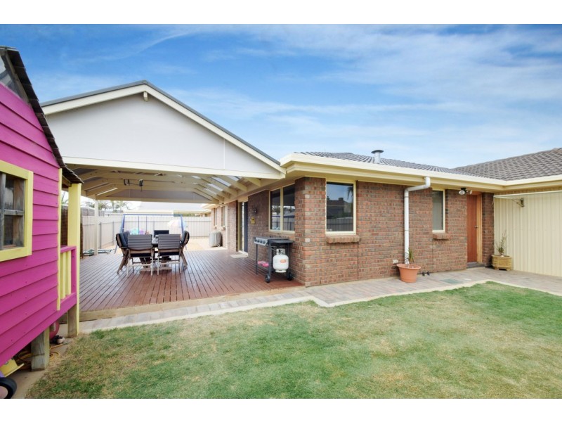 10 Meadfoot Close, Moana SA 5169