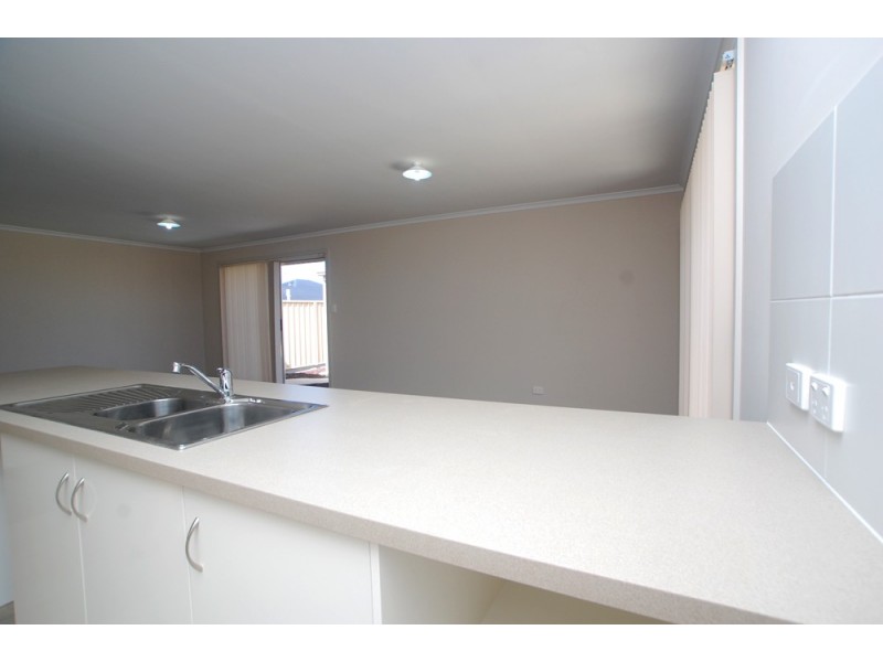15 Columbus Street, Seaford Meadows SA 5169