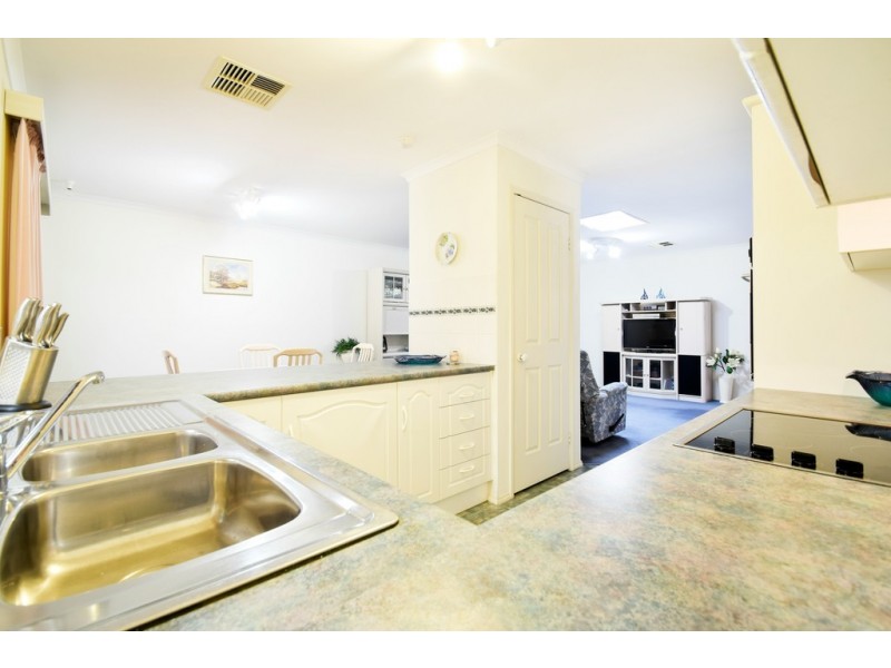 27 Grand Blvd, Seaford Rise SA 5169