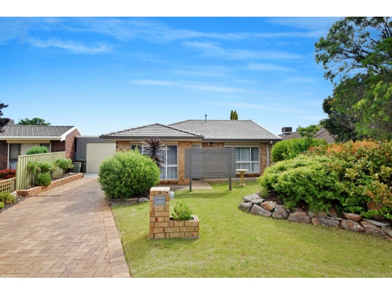 18 Coonawarra Close, Woodcroft SA 5162