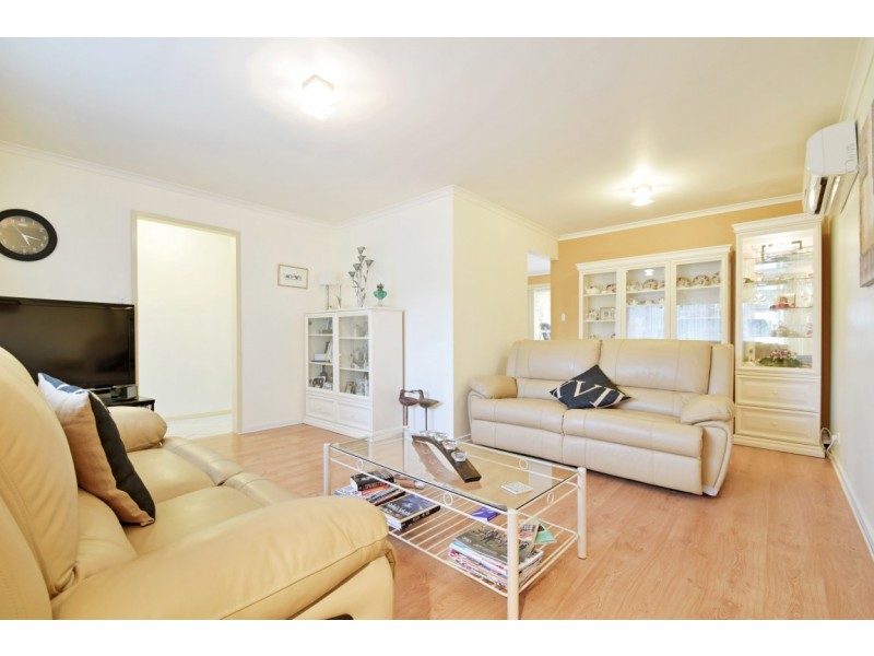 18 Coonawarra Close, Woodcroft SA 5162