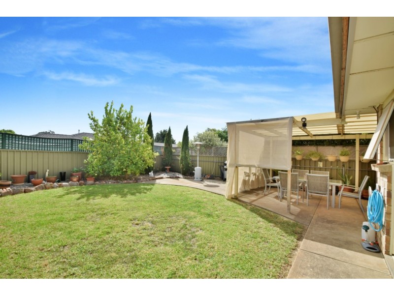 18 Coonawarra Close, Woodcroft SA 5162