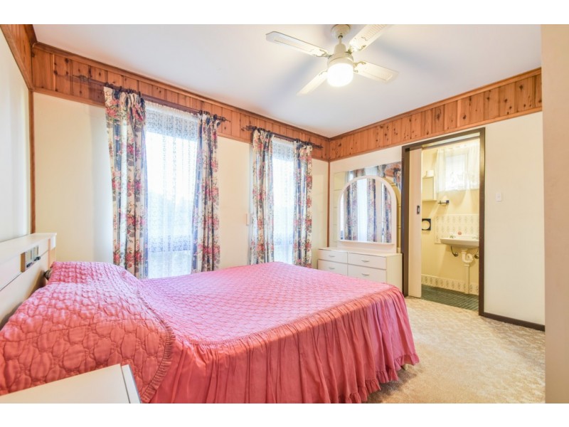 26 Haseldene Drive, Christie Downs SA 5164