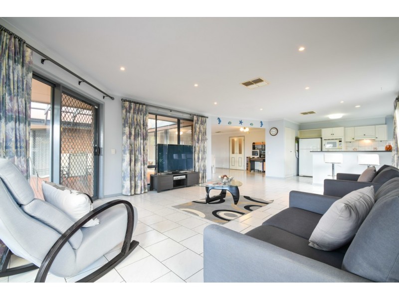 46 Horseshoe Drive, Woodcroft SA 5162