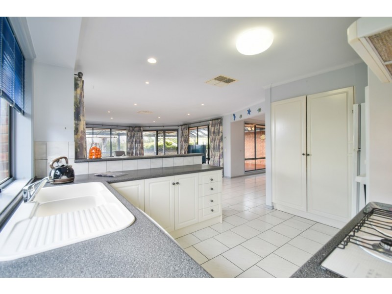 46 Horseshoe Drive, Woodcroft SA 5162