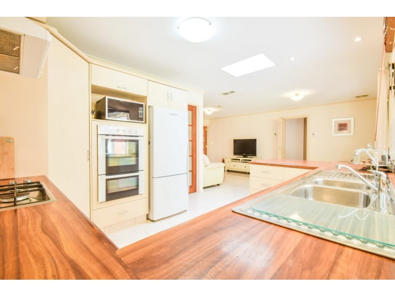 28 Epsilon Close, Woodcroft SA 5162