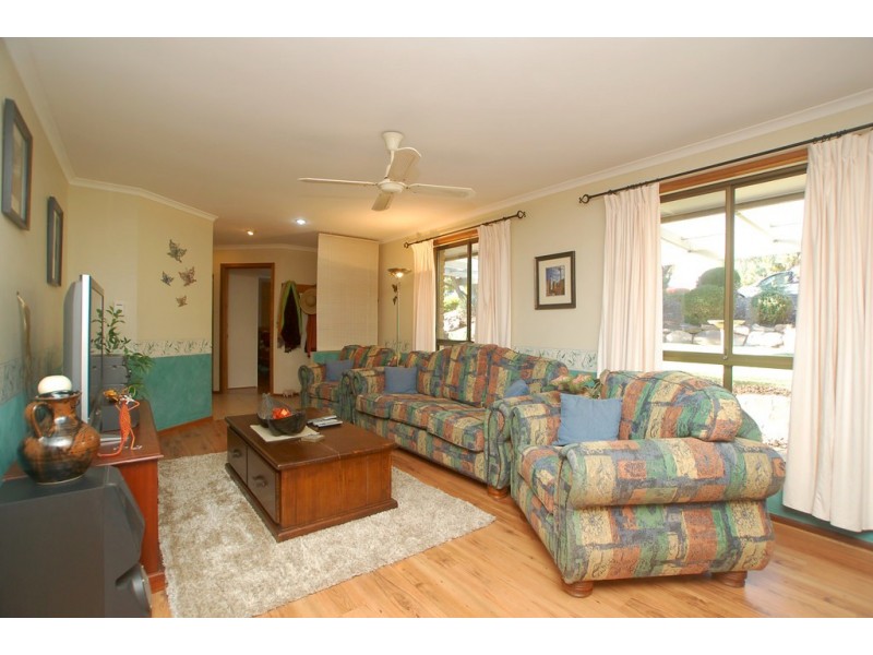 54 Horseshoe Drive, Woodcroft SA 5162