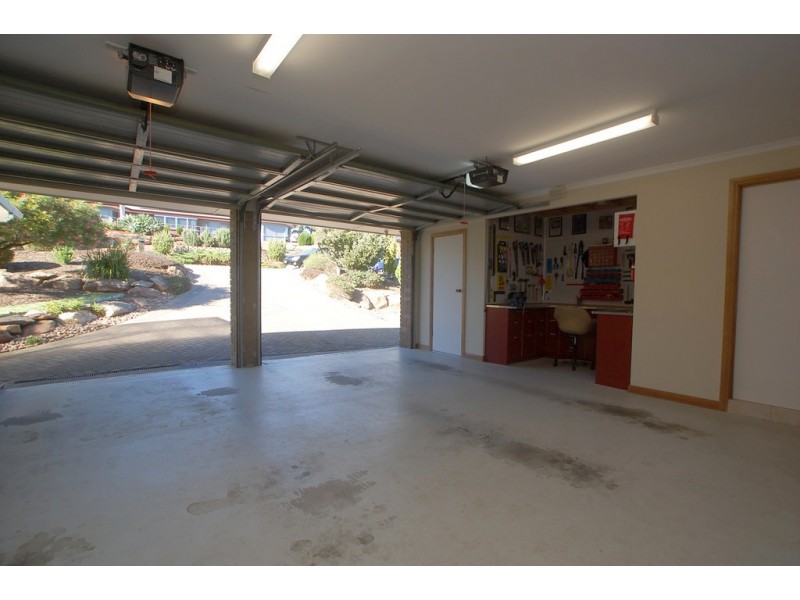 54 Horseshoe Drive, Woodcroft SA 5162