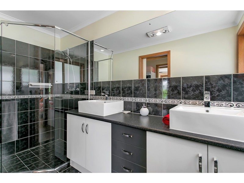 9 Haywood Court, Mount Compass SA 5210