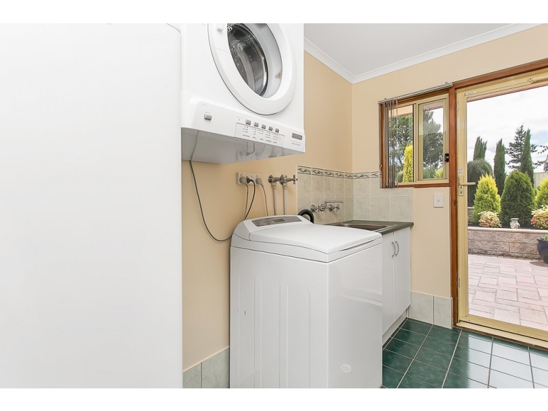 9 Haywood Court, Mount Compass SA 5210