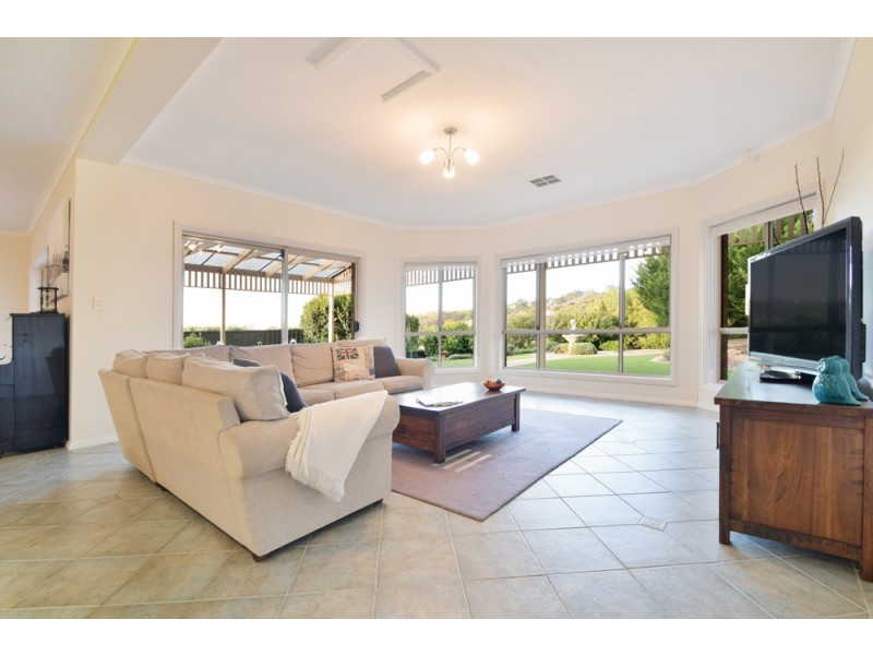 4 Gulfview Drive, Chandlers Hill SA 5159