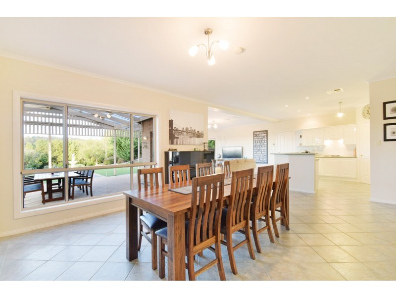 4 Gulfview Drive, Chandlers Hill SA 5159