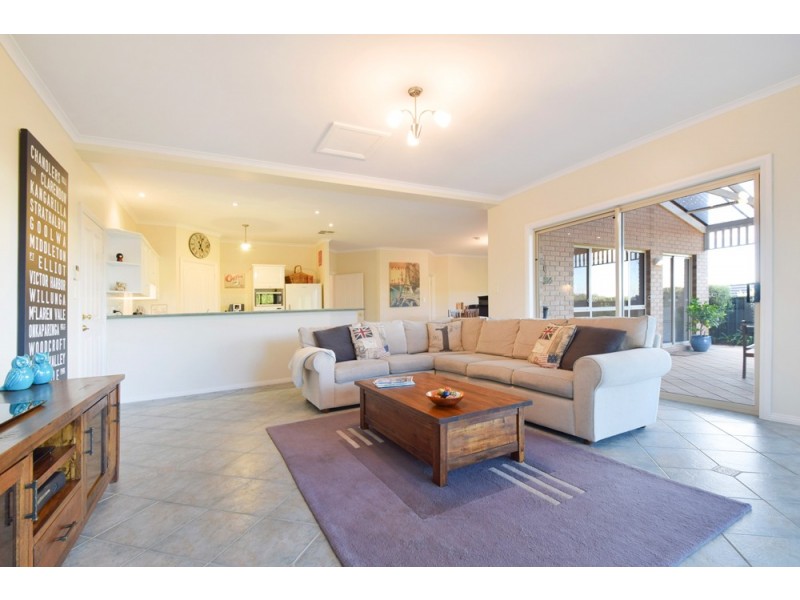 4 Gulfview Drive, Chandlers Hill SA 5159