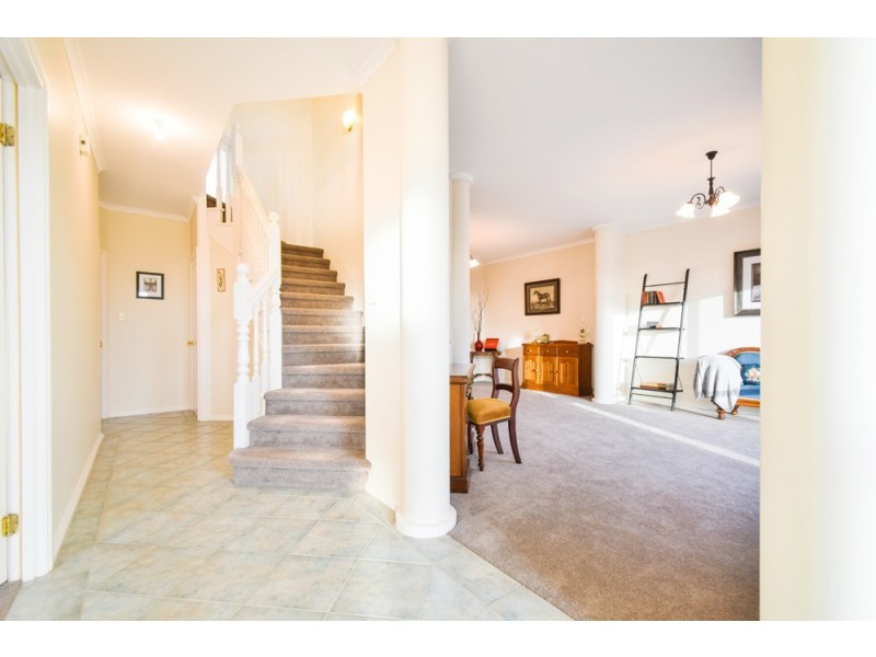 4 Gulfview Drive, Chandlers Hill SA 5159