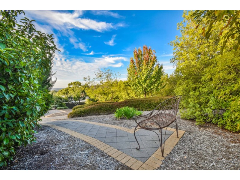 4 Gulfview Drive, Chandlers Hill SA 5159