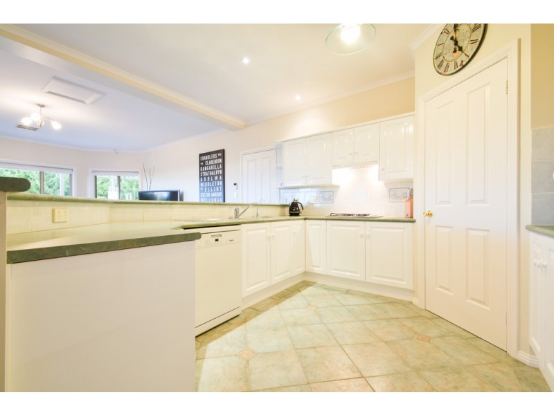 4 Gulfview Drive, Chandlers Hill SA 5159