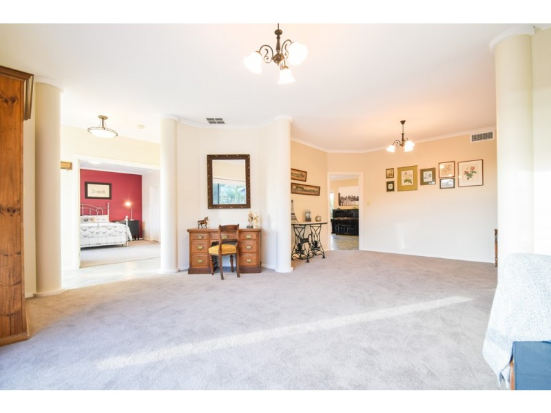 4 Gulfview Drive, Chandlers Hill SA 5159