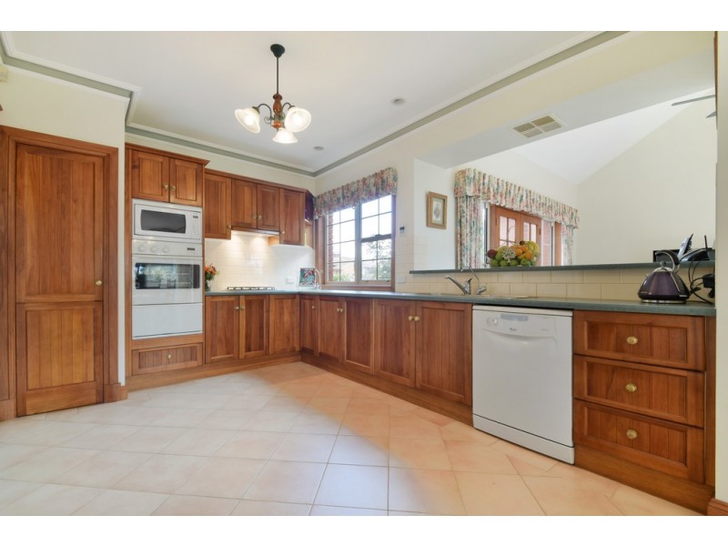 11 Charlson Rise, Happy Valley SA 5159
