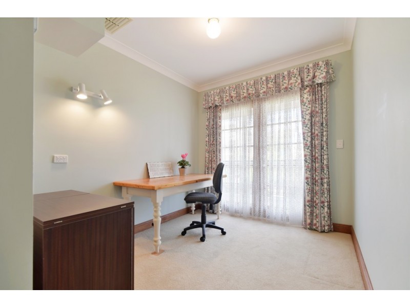 11 Charlson Rise, Happy Valley SA 5159