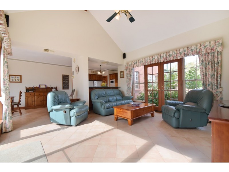11 Charlson Rise, Happy Valley SA 5159