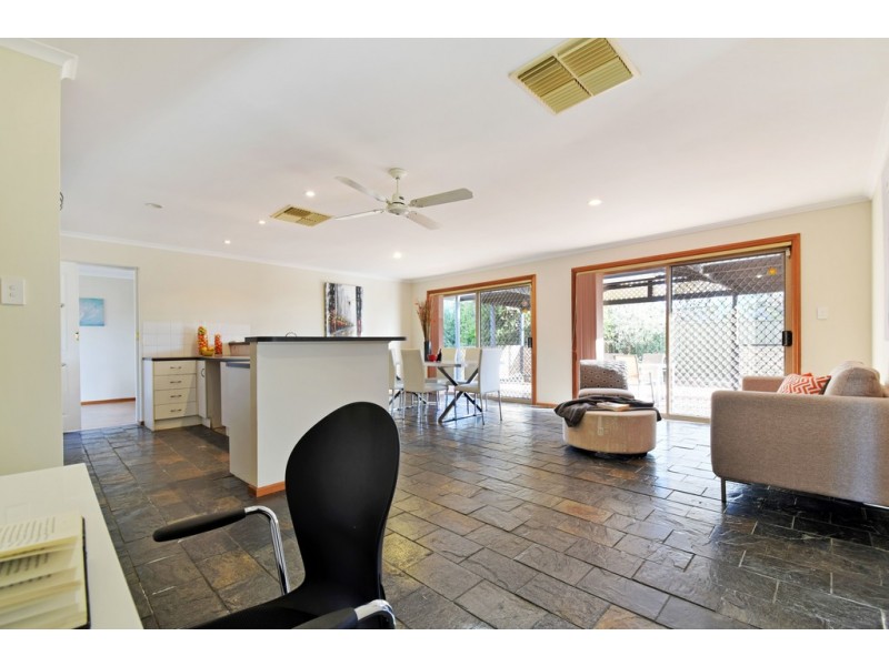 12 Pinehurst Grove, Morphett Vale SA 5162