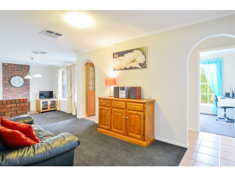 11 Dennis Street, Happy Valley SA 5159