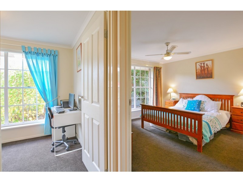 11 Dennis Street, Happy Valley SA 5159