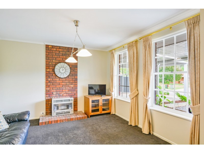 11 Dennis Street, Happy Valley SA 5159