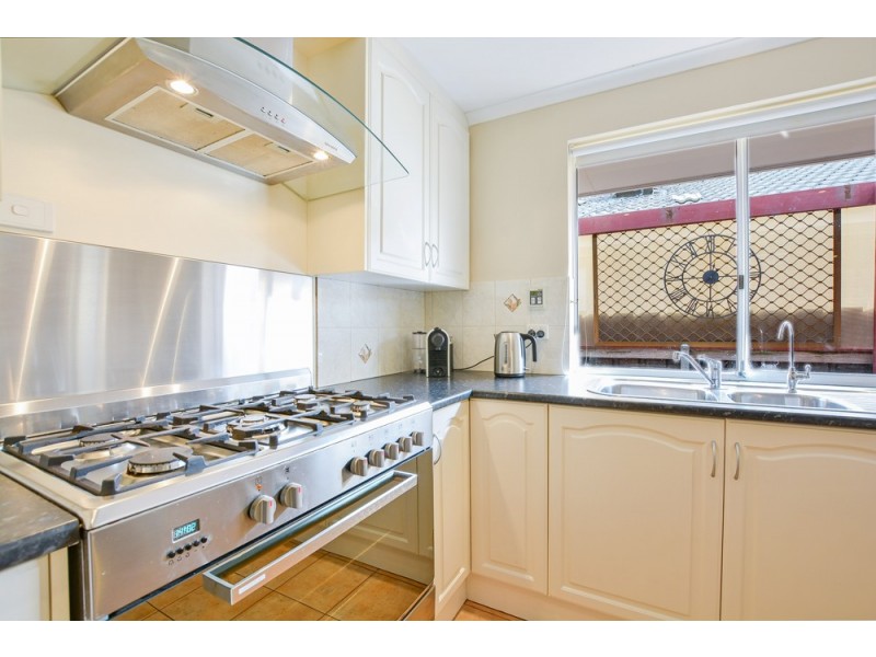 11 Dennis Street, Happy Valley SA 5159