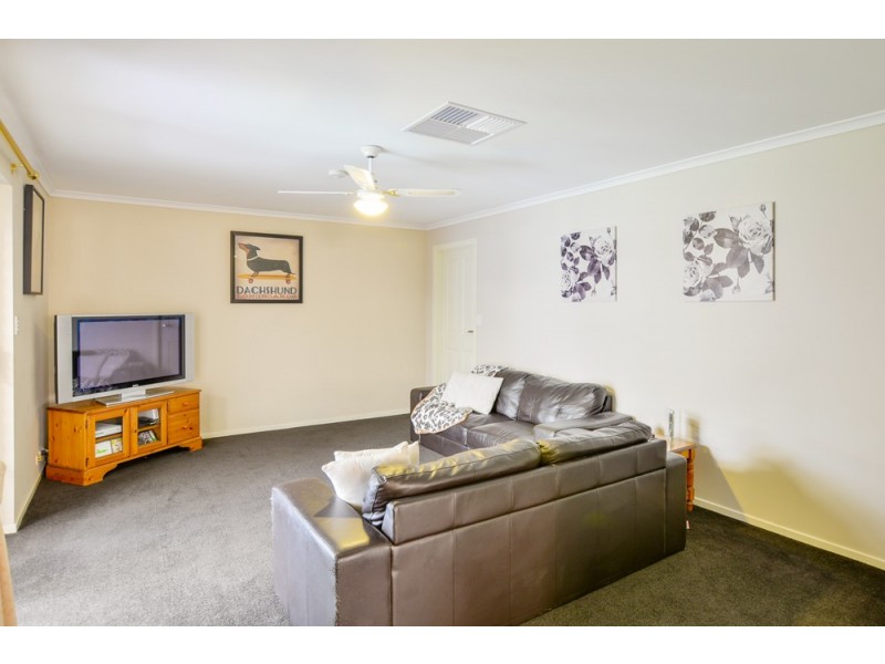 11 Dennis Street, Happy Valley SA 5159