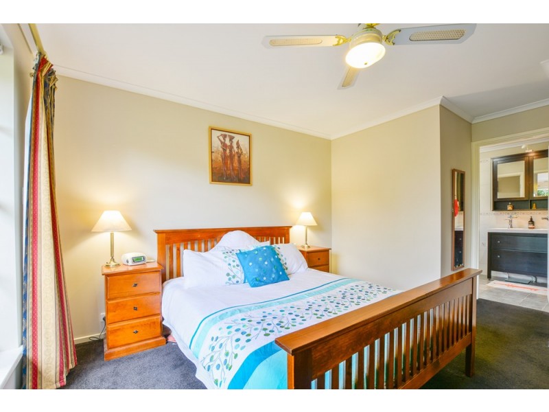 11 Dennis Street, Happy Valley SA 5159