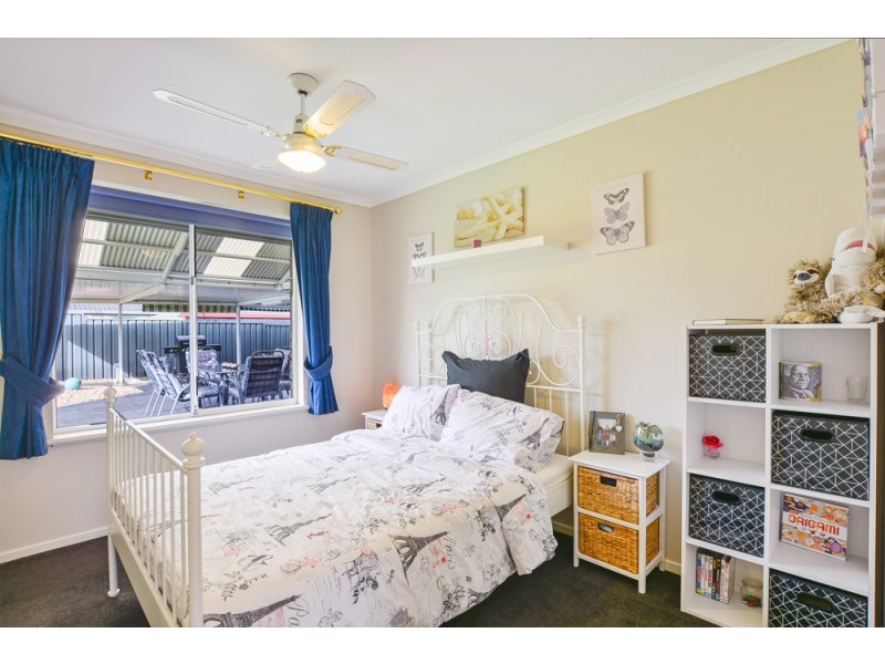 11 Dennis Street, Happy Valley SA 5159