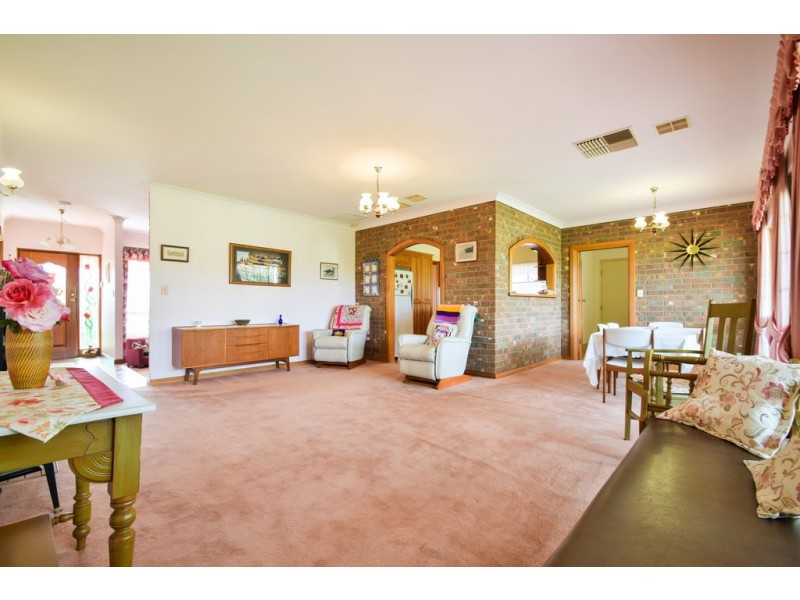 40 Dressage Avenue, Woodcroft SA 5162