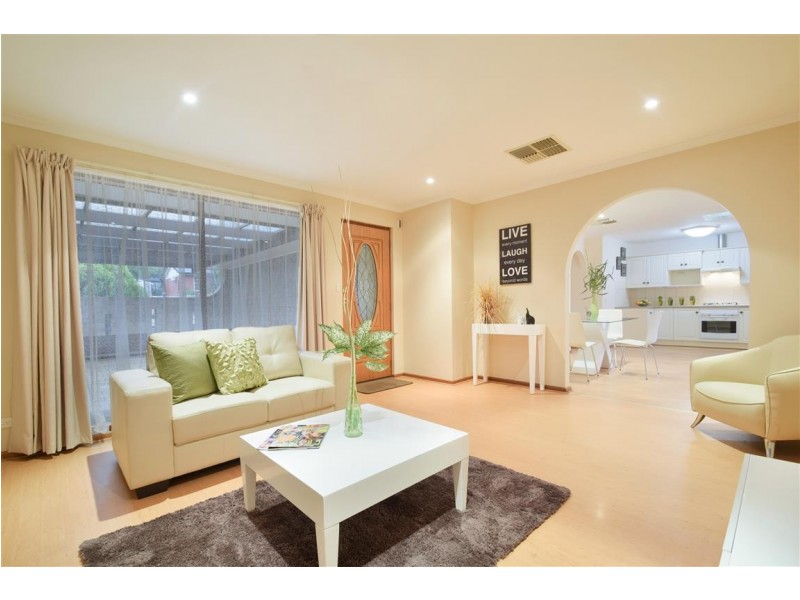 7 Barrdickson Crescent, Happy Valley SA 5159