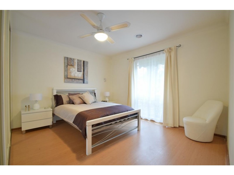 7 Barrdickson Crescent, Happy Valley SA 5159