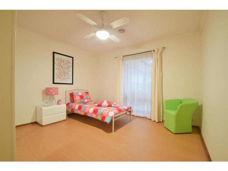 7 Barrdickson Crescent, Happy Valley SA 5159