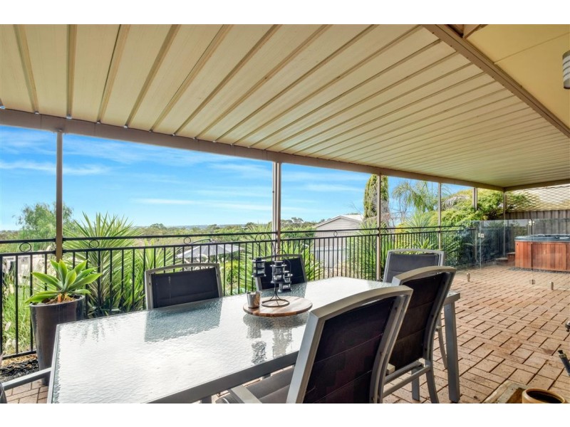 16 Caspian Court, Woodcroft SA 5162