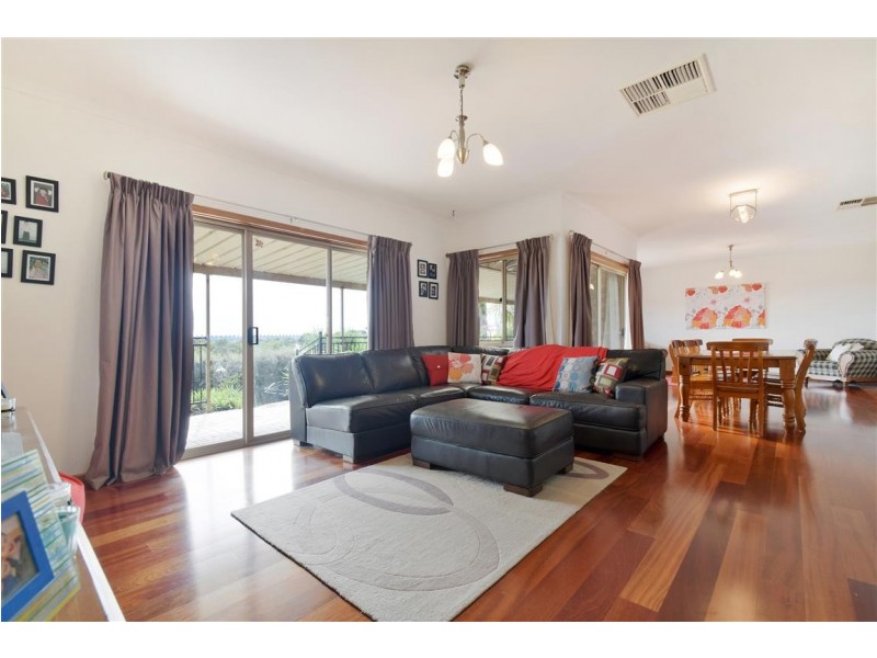 16 Caspian Court, Woodcroft SA 5162