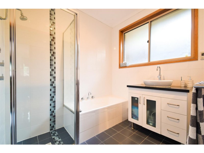 16 Caspian Court, Woodcroft SA 5162