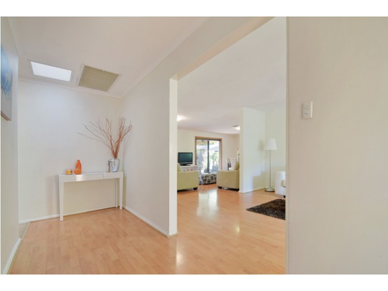 33 Jerilderie Drive, Happy Valley SA 5159