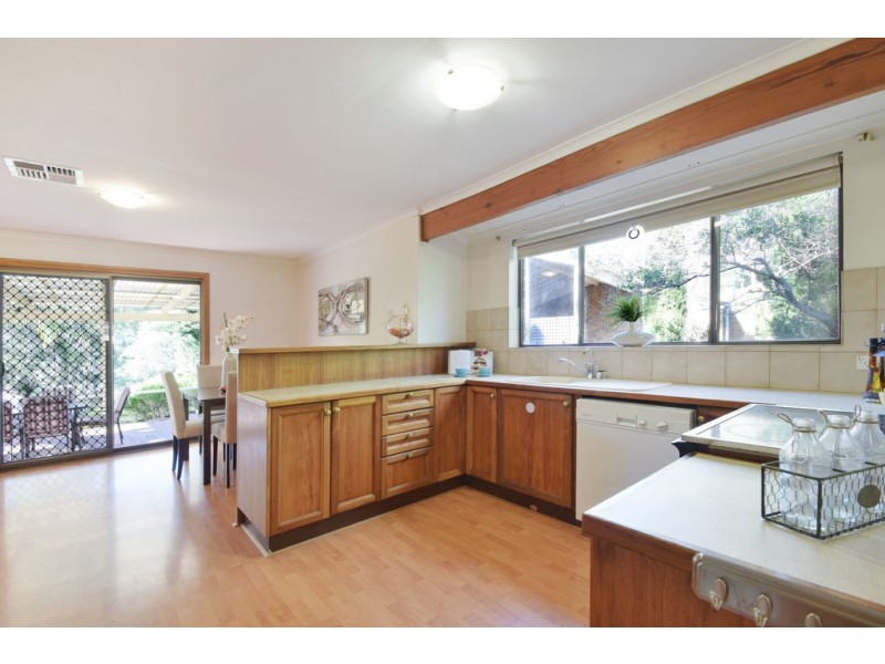 33 Jerilderie Drive, Happy Valley SA 5159