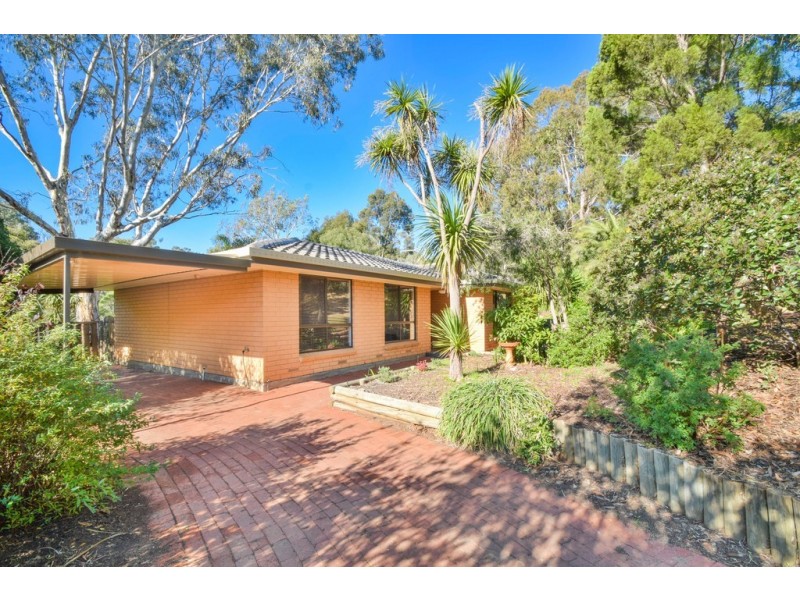 33 Jerilderie Drive, Happy Valley SA 5159