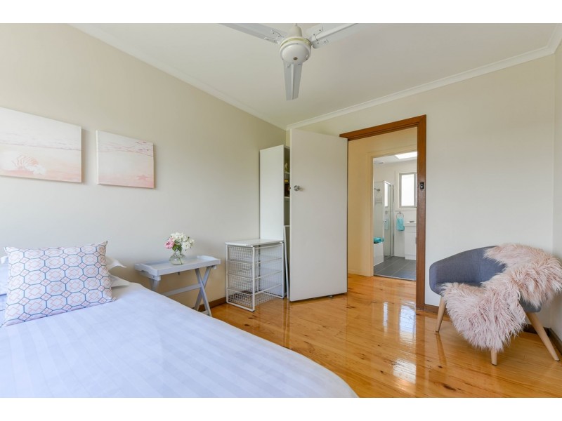 17 Swordsman Road, O’sullivan Beach SA 5166