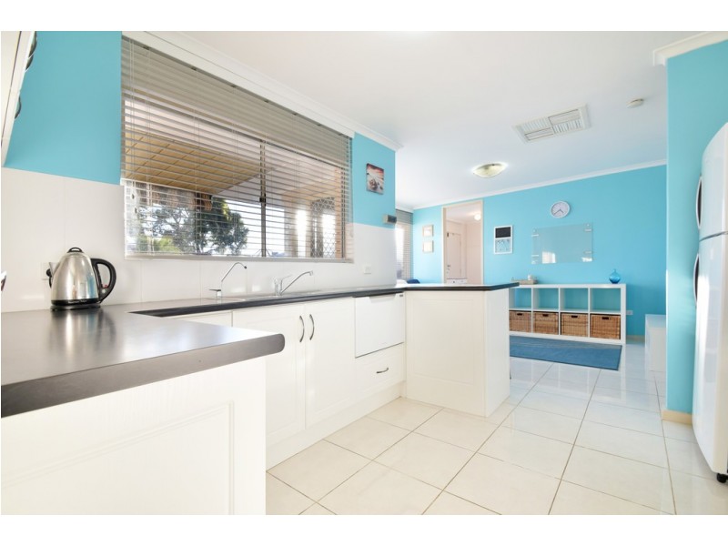 8 Heather Road, Happy Valley SA 5159