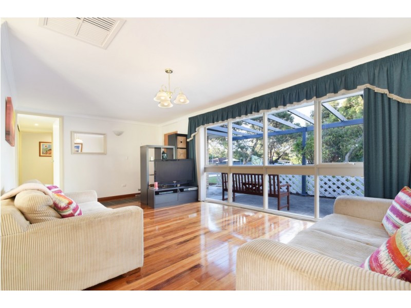 8 Heather Road, Happy Valley SA 5159