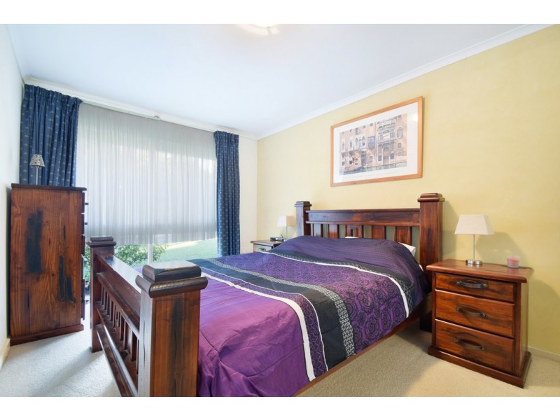 8 Heather Road, Happy Valley SA 5159