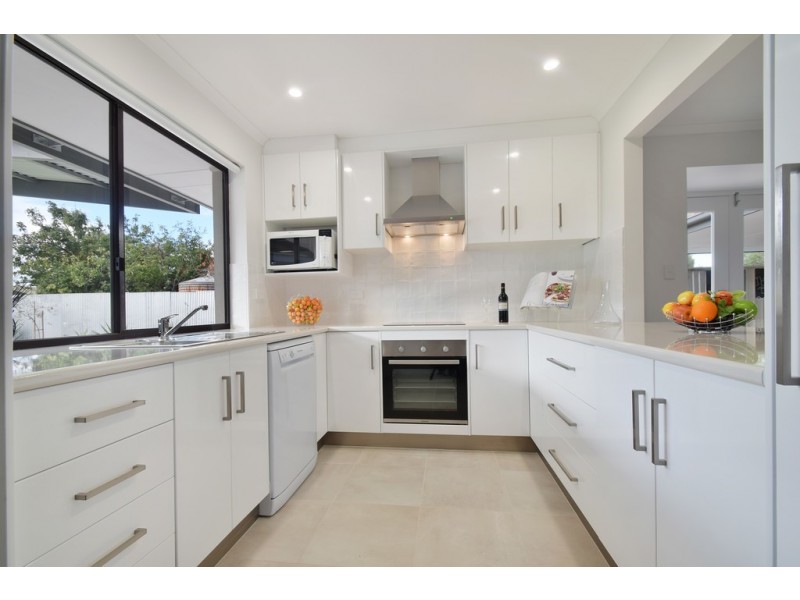 17 Shelly Avenue, Port Willunga SA 5173